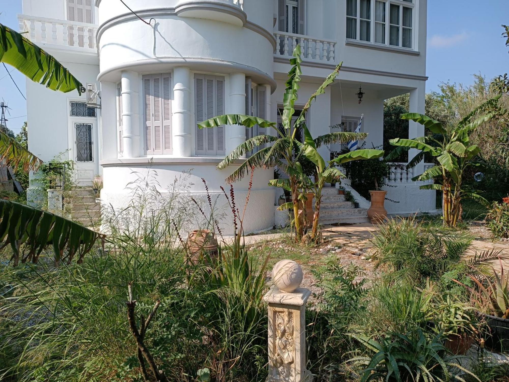Tower Traditional Pool Villa Kremasti  Bagian luar foto